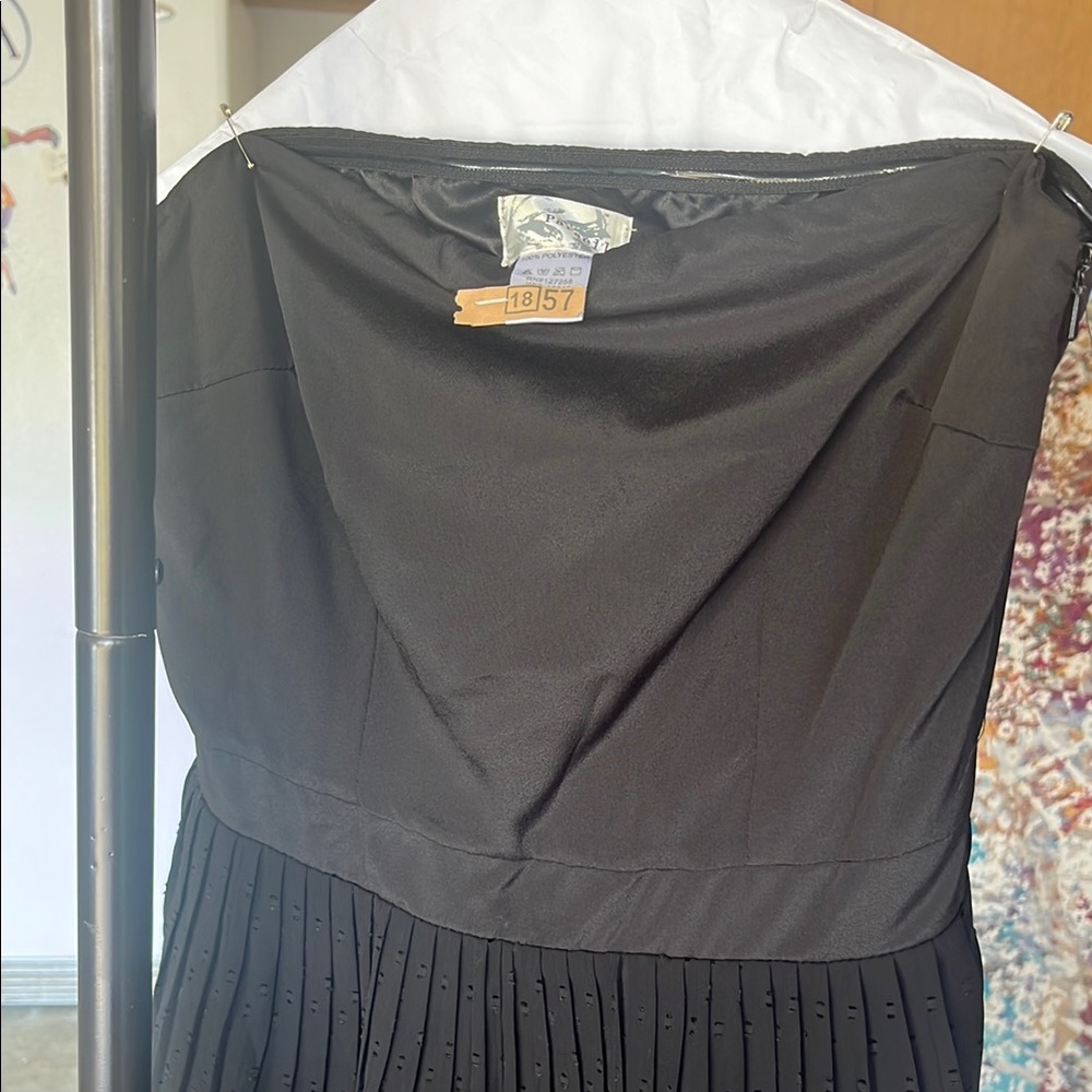 Elegant Black Strapless Dress